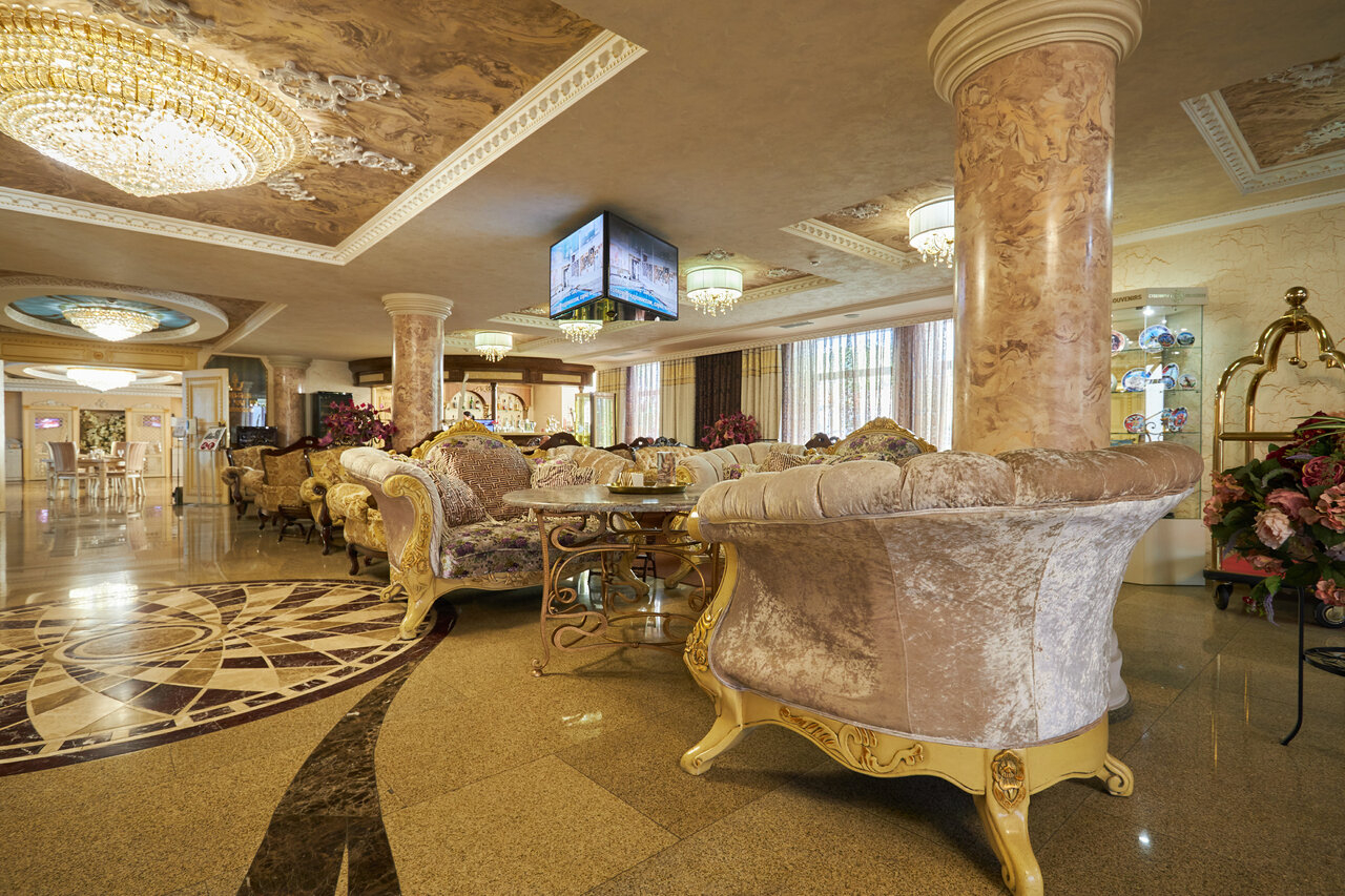 Ресторан Лаваш Town в Amici Grand Hotel, в городе Краснодар, ул. Красных  Партизан, д. 112: фото, отзывы, адрес, меню и цены, забронировать столик на  сайте Leclick.ru